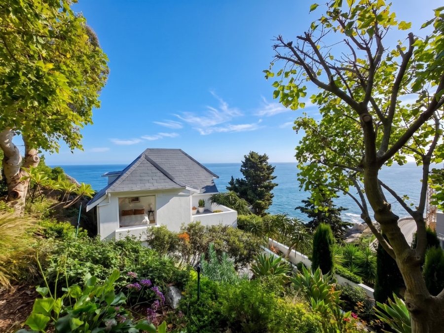 To Let 7 Bedroom Property for Rent in Bantry Bay Western Cape